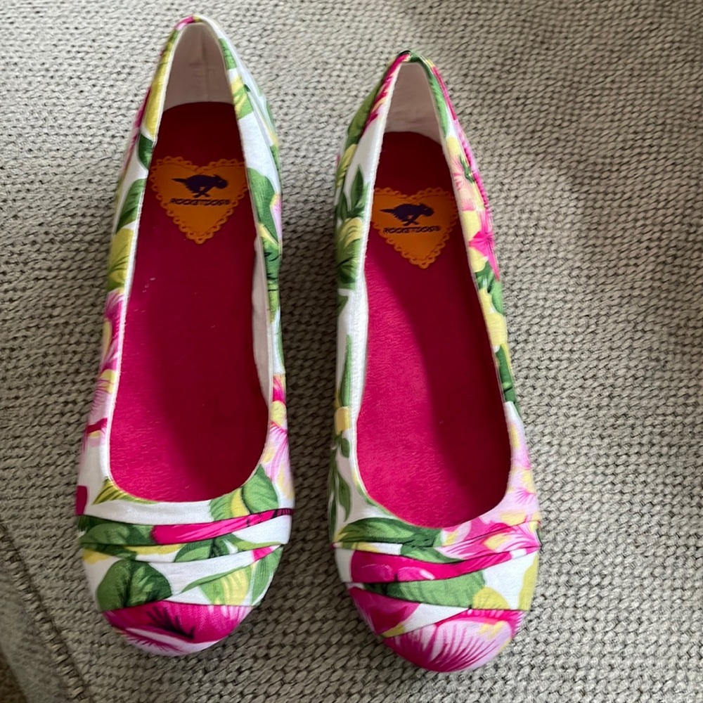 Women’s small wedge heel
